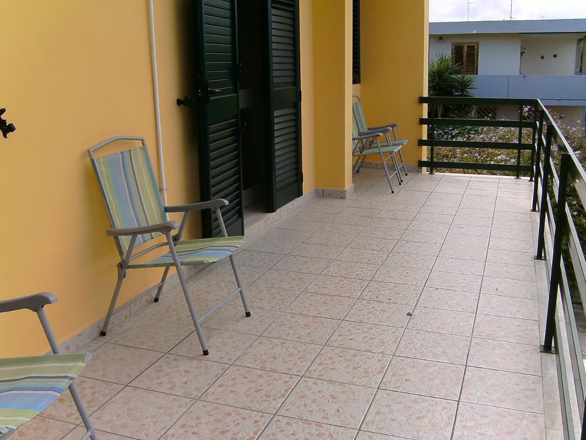 Vento Dell'Est Bed & Breakfast San Cataldo  Ruang foto
